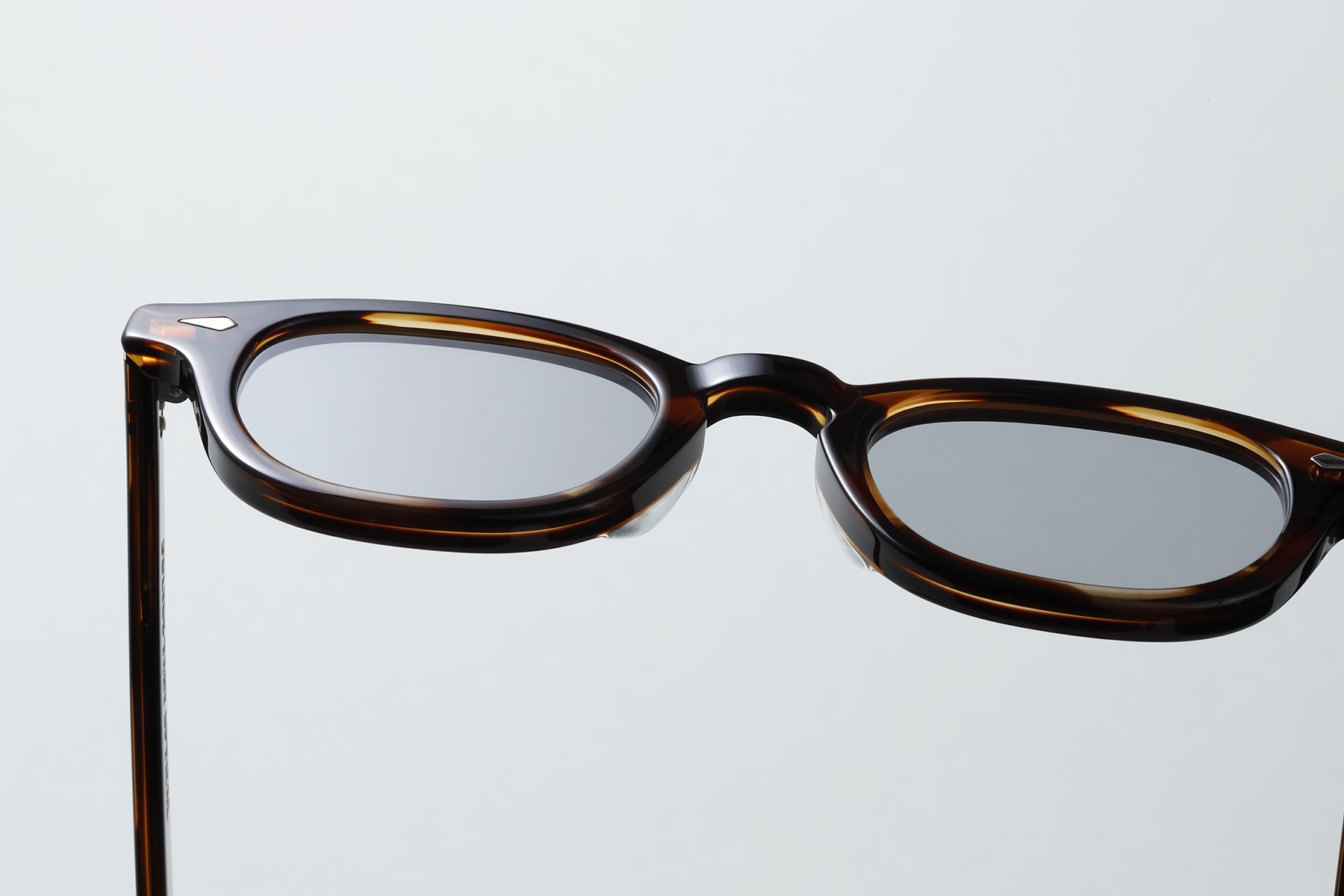 JULIUS TART OPTICAL 別注 “AR Handmade” 再登場! | NEWS – decora 